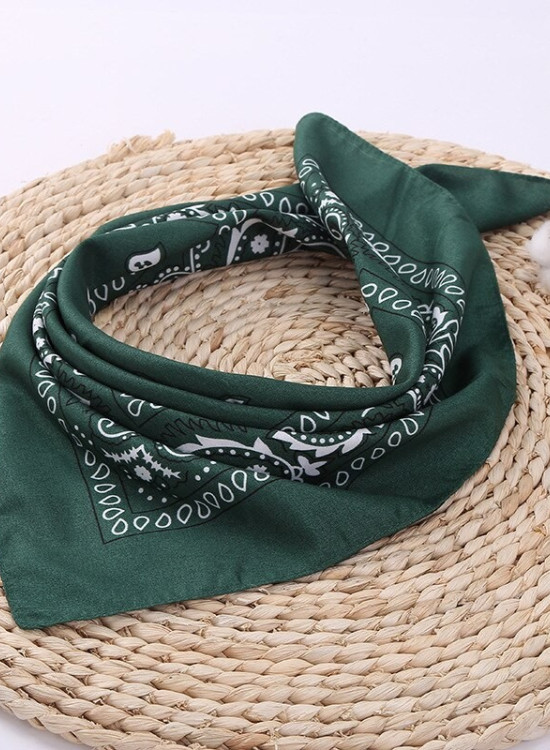 Кърпа за глава бандана Bandana в тъмнозелен цвят-Бандани-LadyStyle.bg Кърпа за глава бандана Bandana в тъмнозелен цвят-Бандани-LadyStyle.bg