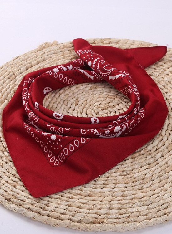 Кърпа за глава бандана Bandana в тъмночервено-Бандани-LadyStyle.bg Кърпа за глава бандана Bandana в тъмночервено-Бандани-LadyStyle.bg