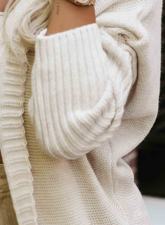 629-1 Стилна овърсайз жилетка в бежов цвят