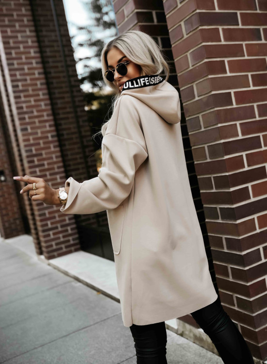 632-1 Стилно палто в бежов цвят