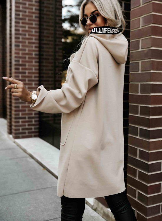 632-1 Стилно палто в бежов цвят