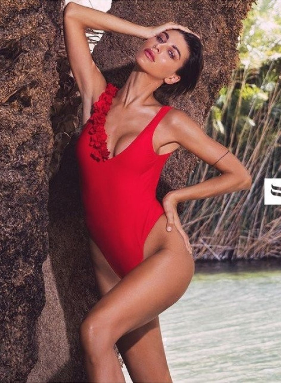 Цял бански в червен цвят Cubalove-Цели бански-LadyStyle.bg Цял бански в червен цвят Cubalove-Цели бански-LadyStyle.bg