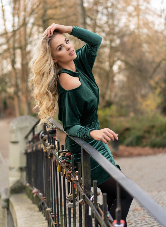 Дамска къса рокля в зелен цвят Milona-Къси рокли-LadyStyle.bg