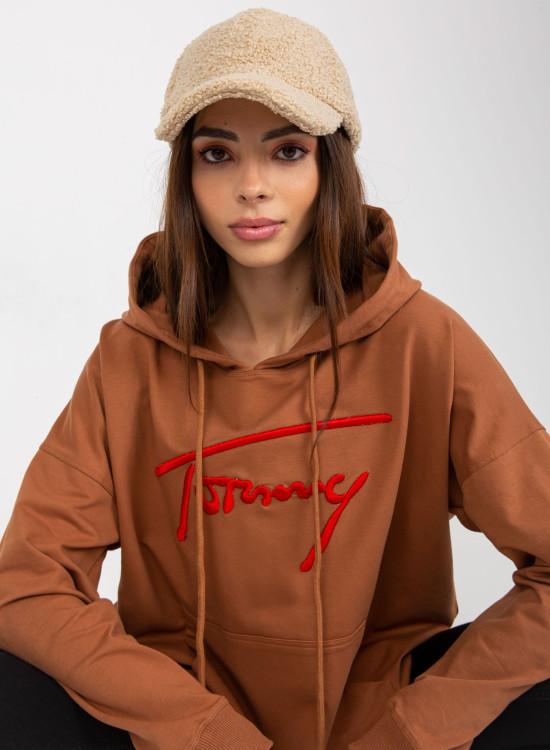Дълъг дамски суичър в светлокафяв цвят 335.25X-Суичъри-LadyStyle.bg Дълъг дамски суичър в светлокафяв цвят 335.25X-Суичъри-LadyStyle.bg